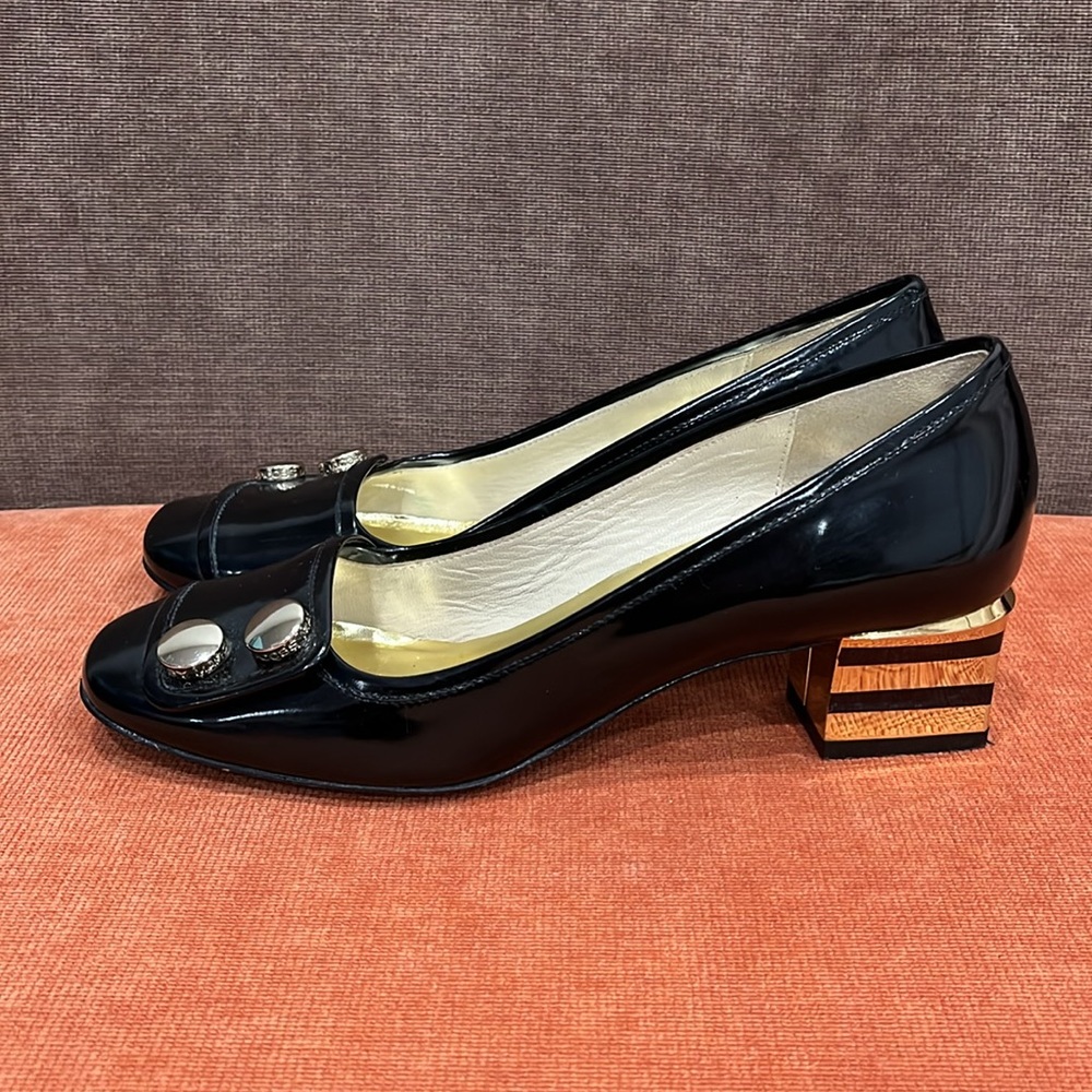 Marc by Marc Jacobs Patent Leather 1.5” Block Heel Pumps Gold Details size 6